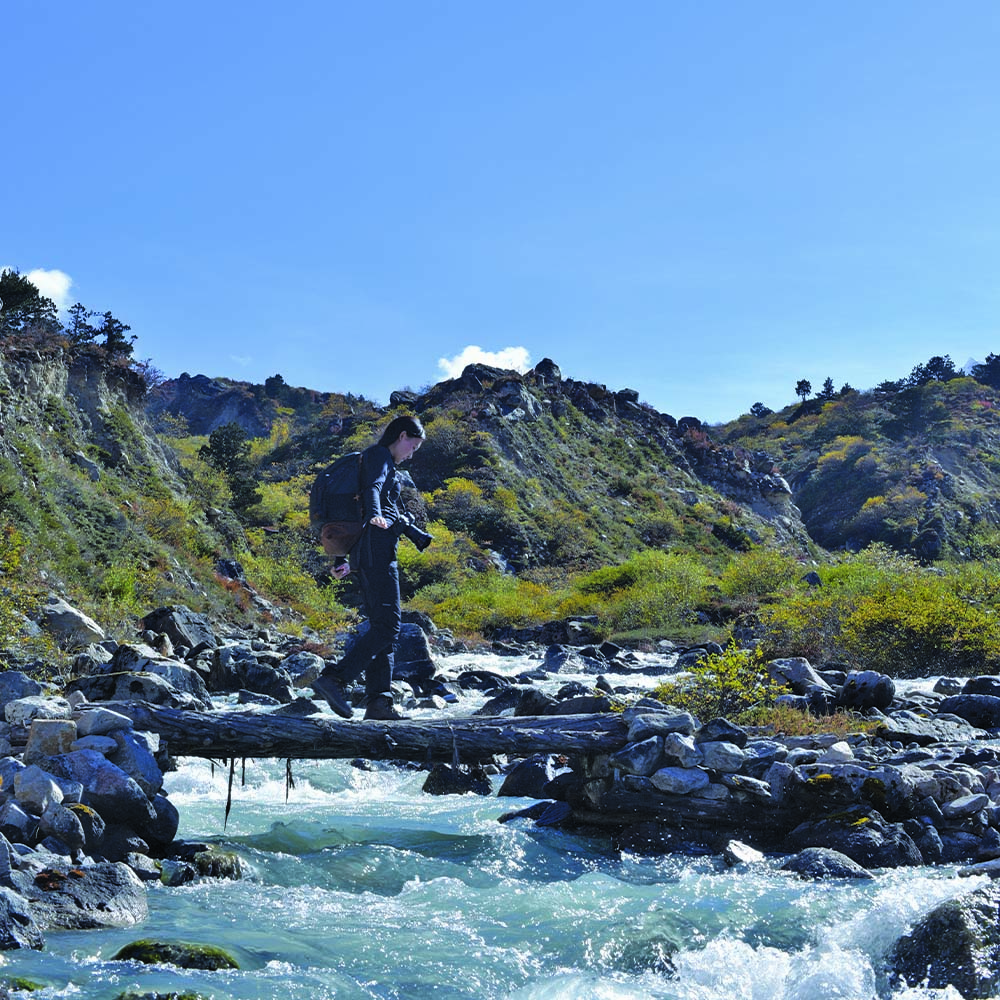 High mountain trekking above Gasa