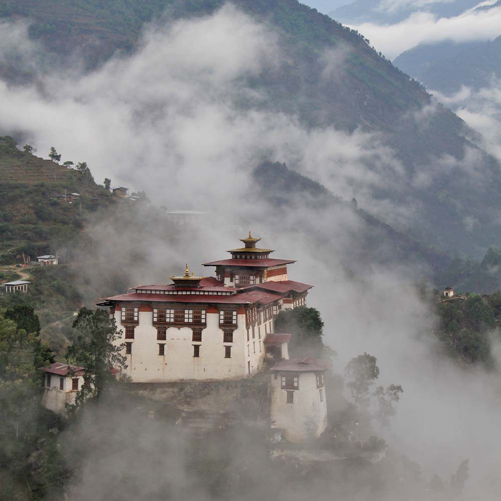 Lhuentse Dzong on its spur above the Kuri Chhu