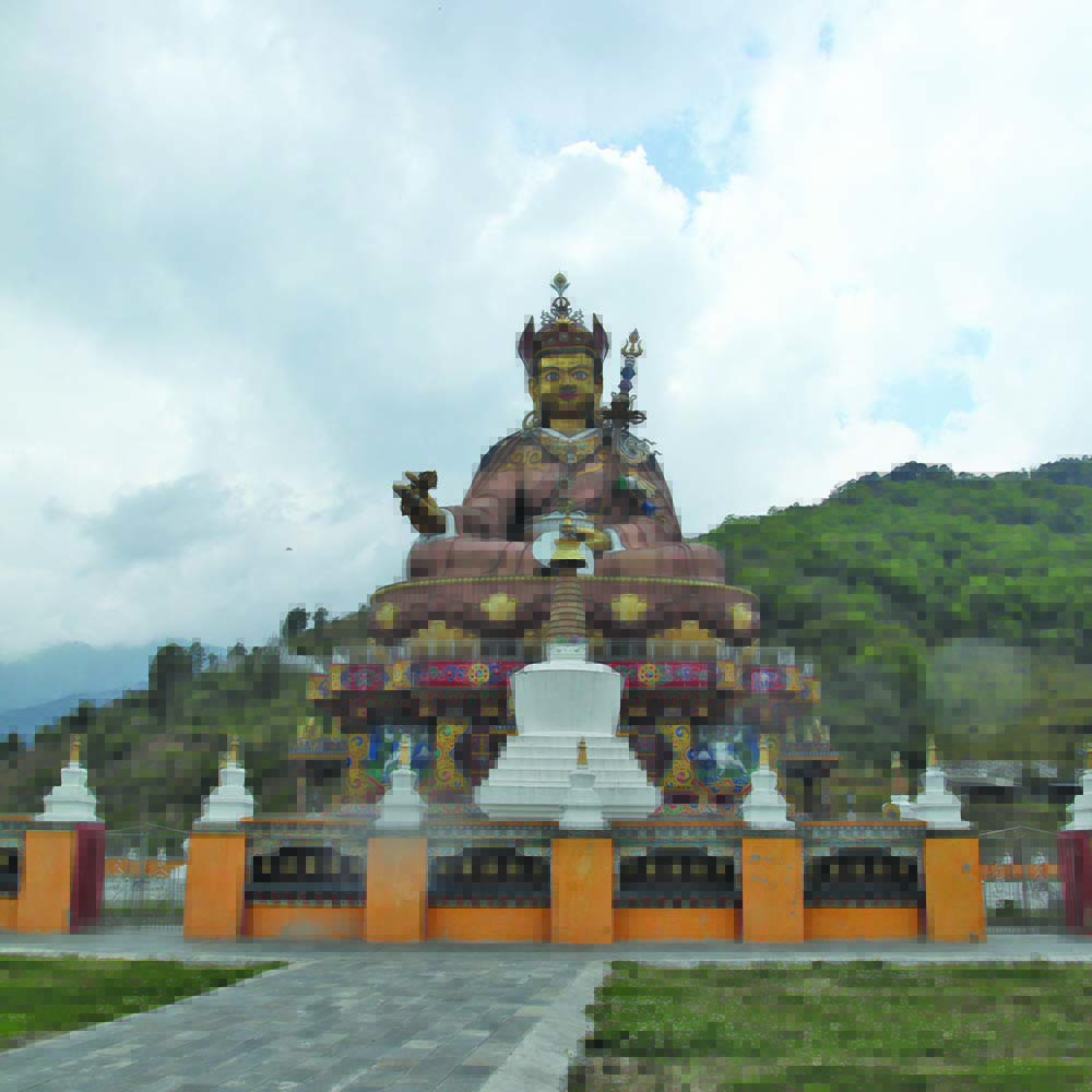 The Guru Rinpoche statue at Takila