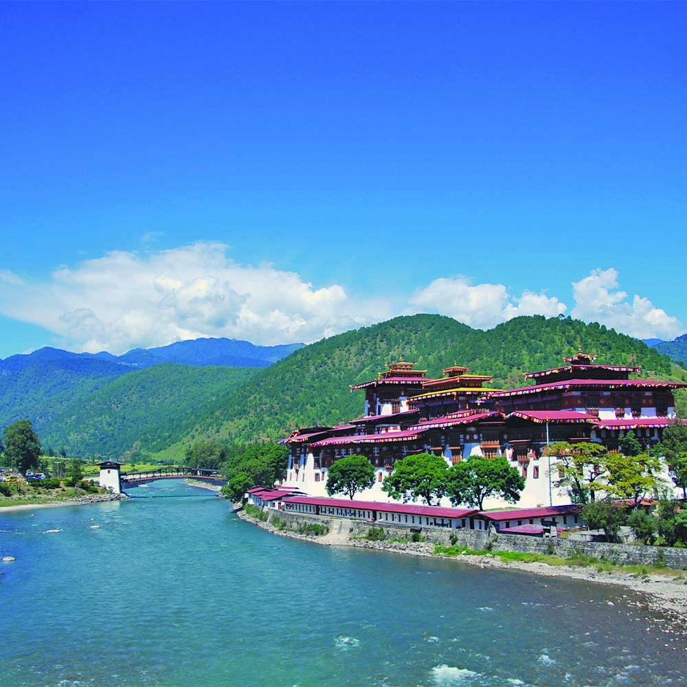 Punakha Dzong at the meeting of the Pho Chhu and Mo Chhu
