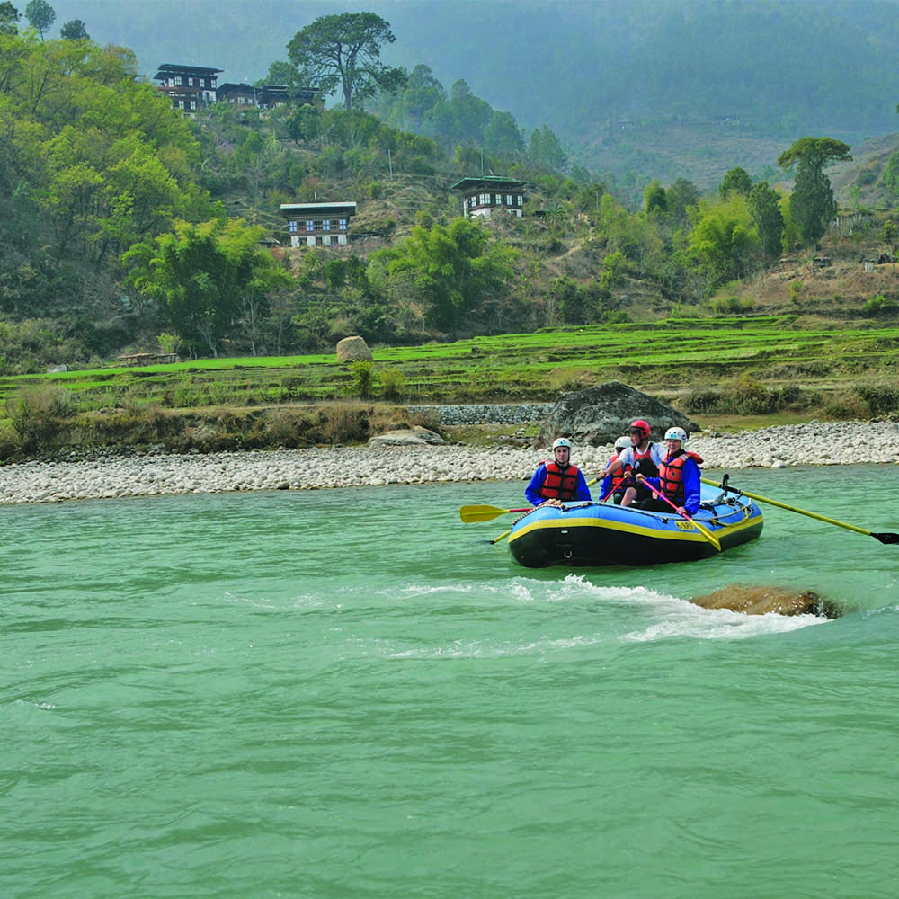Rafting the Mo Chhu below the dzong