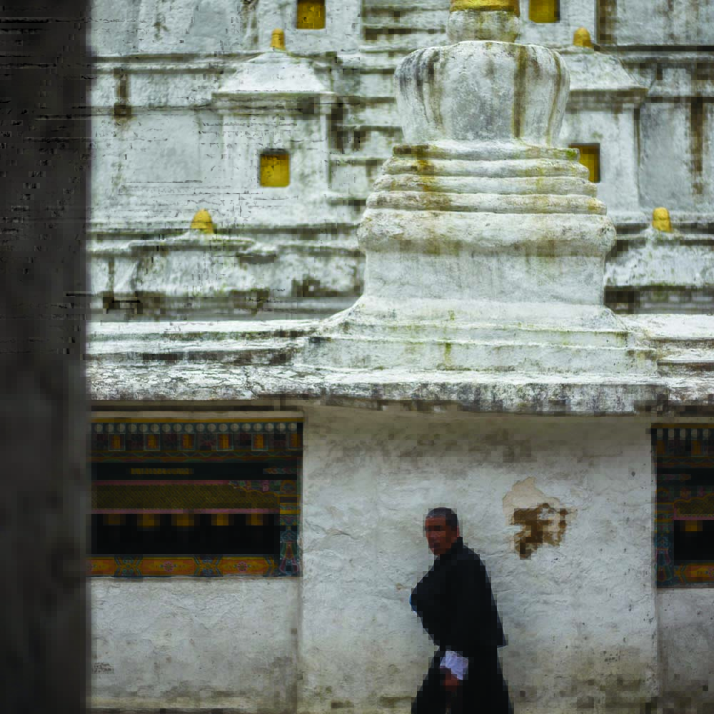 Chorten Kora, on the bank of the Kulong Chhu
