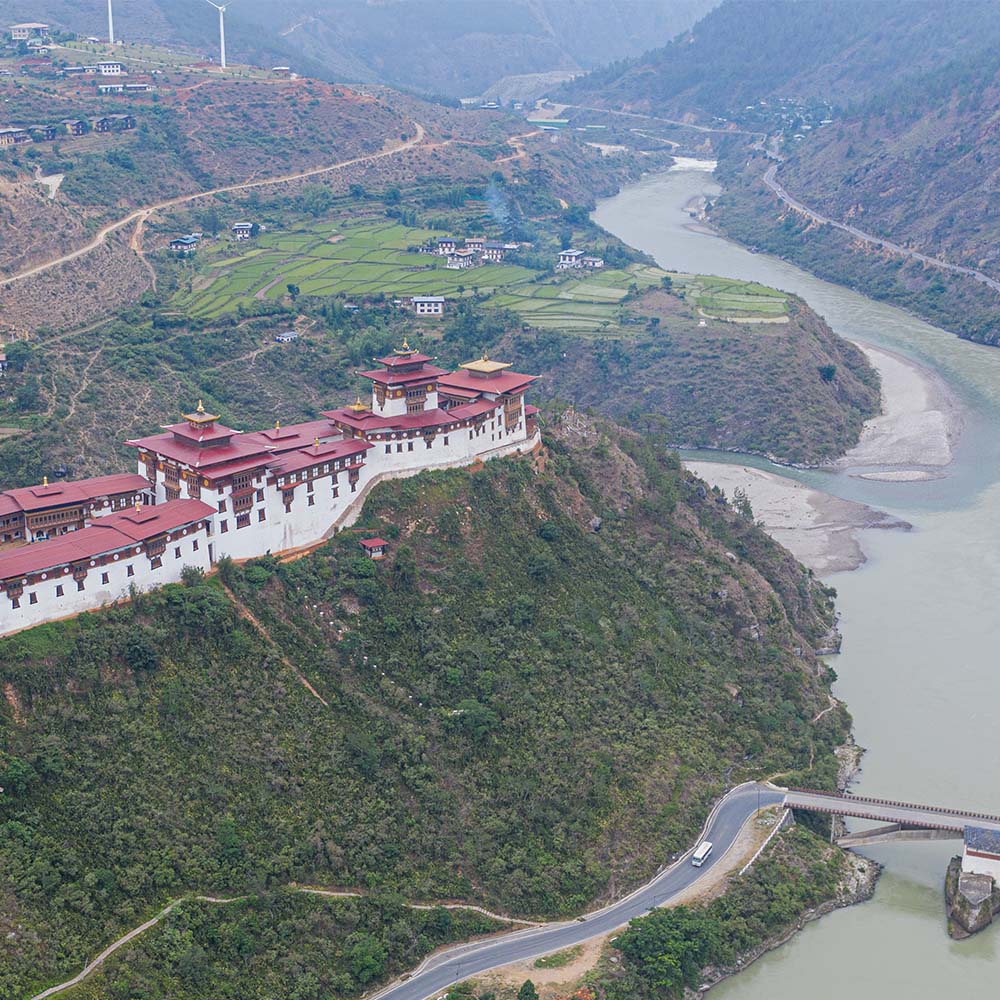 Wangdue Phodrang Dzong above the Punatsangchhu