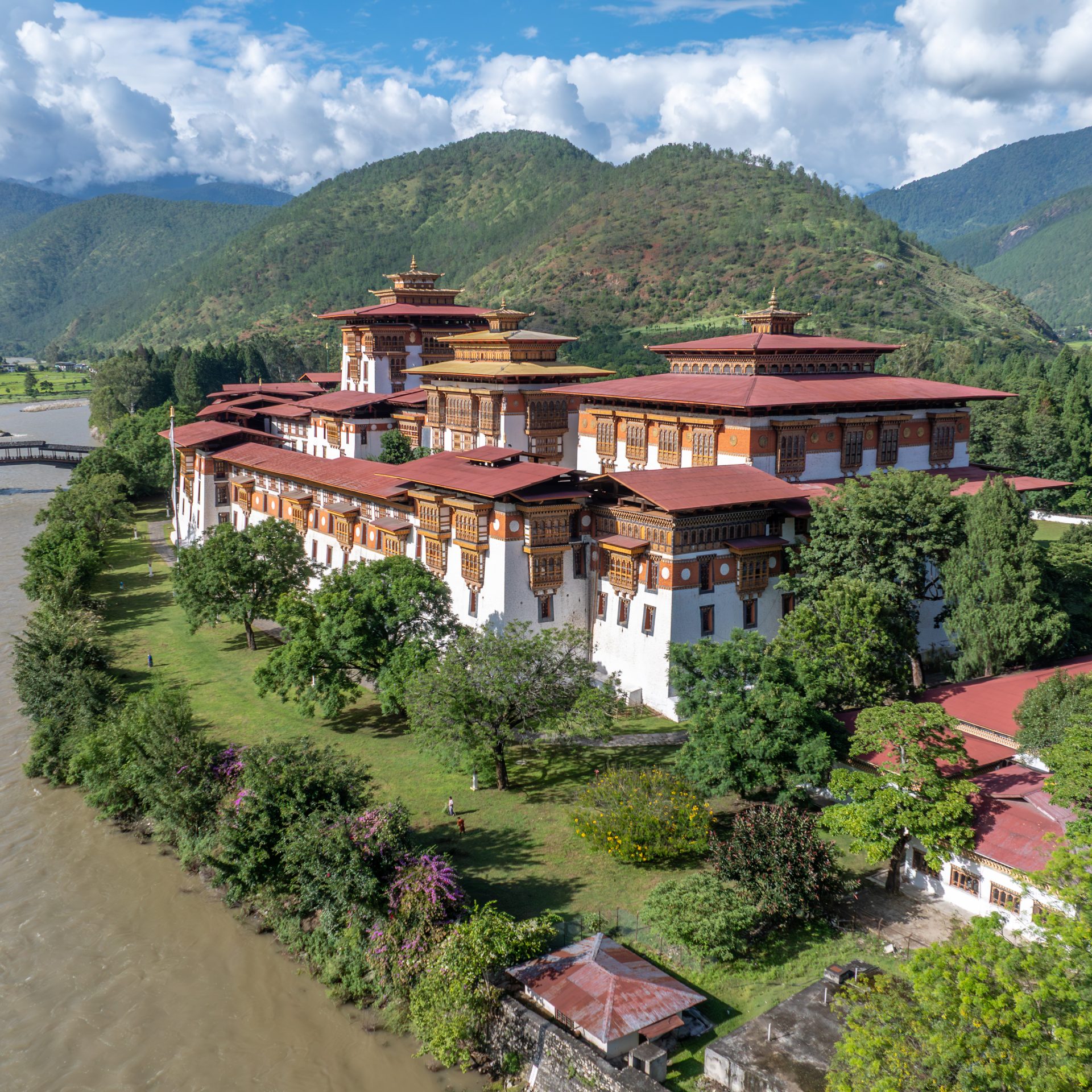 Punakha Dzong between its two rivers