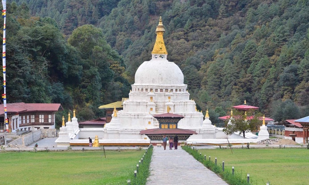 The walled approach to Chorten Kora, Trashiyangtse